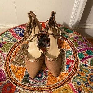 Elegant Tan Women's Shoes with Snakeskin Detail